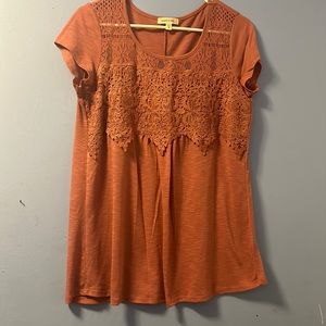 Women’s Salmon laced front medium tee.